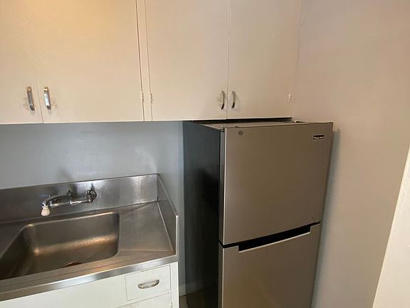5th image of 1350 Kinau St #3