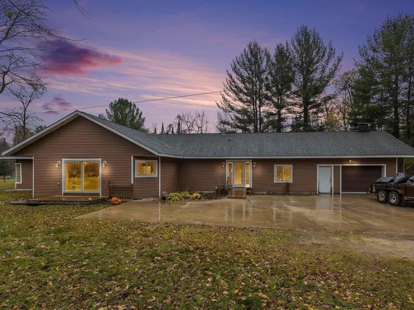 7436 Valley St, Alden, MI 49612