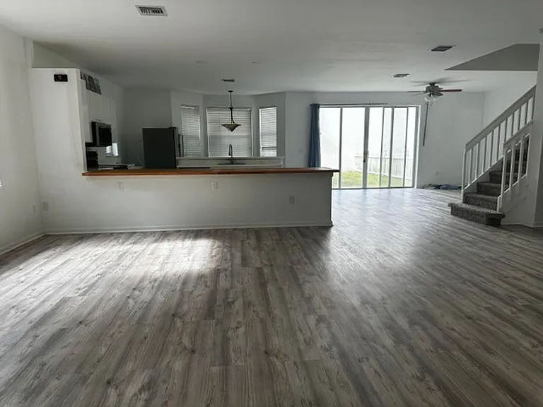 9754 Scribner Ln — Photo 2