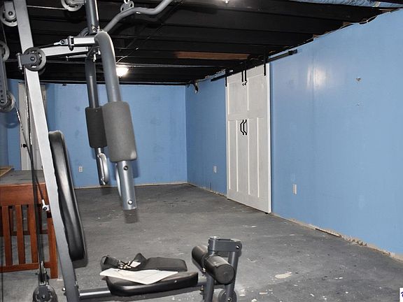 3rd image of 3586 Yeaman Rd