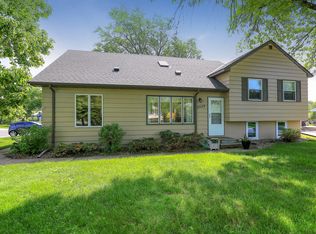 2539 Longview Dr, New Brighton, MN 55112