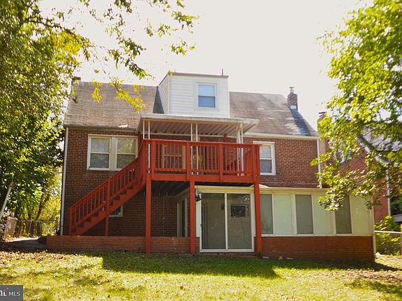 2nd image of 210 Peabody St NE