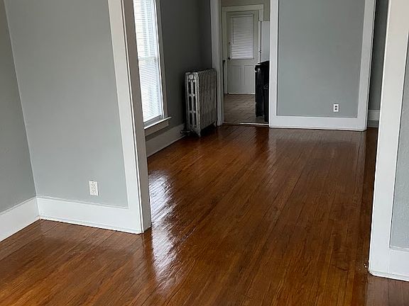 5th image of 394 1/2 Nevada St #394-1/2