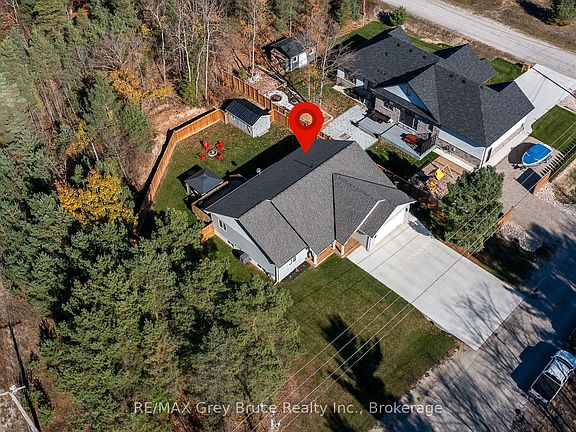 3rd image of 611 6th St N
