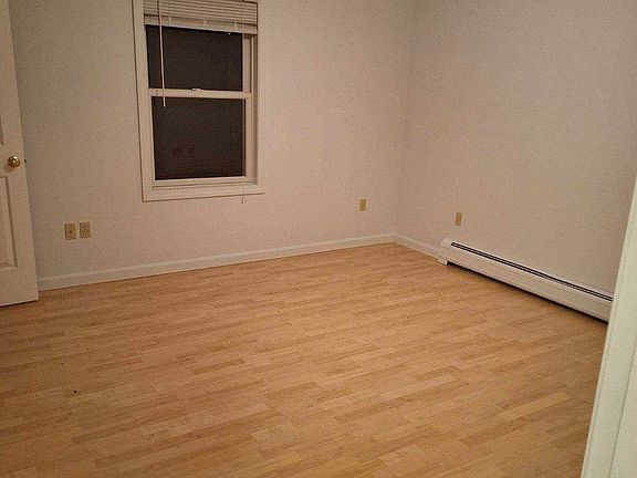 5th image of 18 Colby Way #A