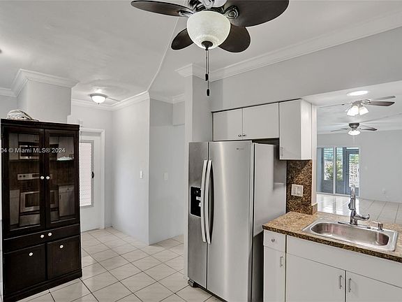 3rd image of 1560 NE 127th St APT 110