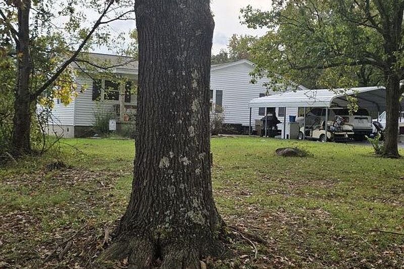 2nd image of 3936 Horn Lake Rd