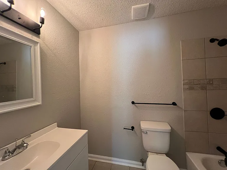 4642 Pembine Dr — Photo 2