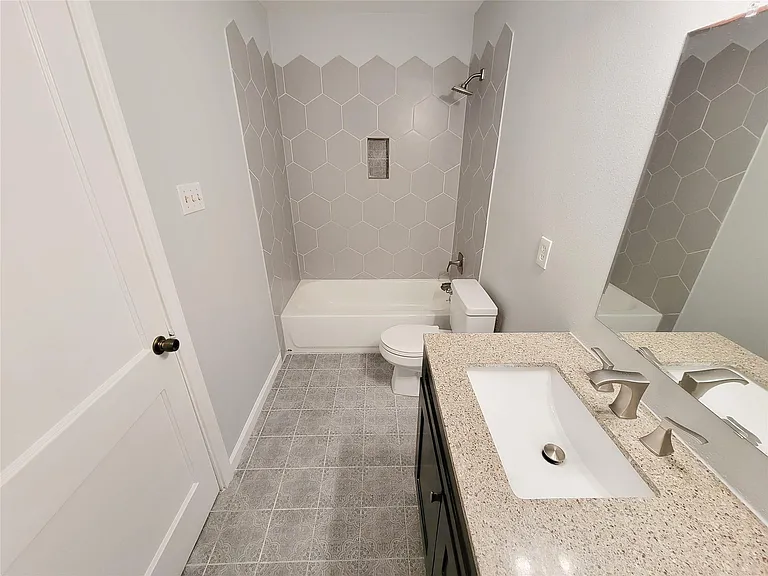 12422 Mylla St — Photo 16