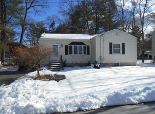 9 Cedar St, Wilmington, MA 01887