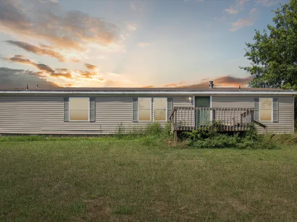 7295 Becker St NE, Cedar Springs, MI 49319