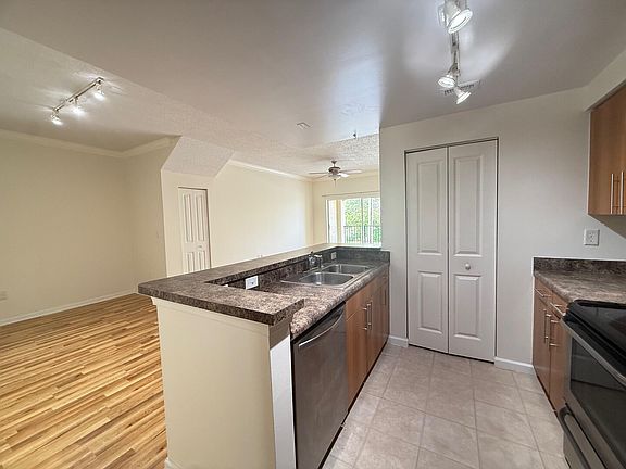 4th image of 5800 W Sample Rd APT 207