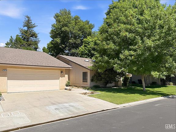 3rd image of 2200 El Portal Dr Unit 36