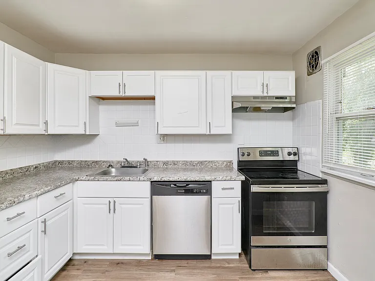1658 Kappel Dr — Photo 13
