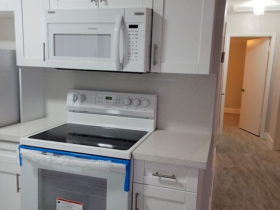 5th image of 1320 SW 34th Ave #1