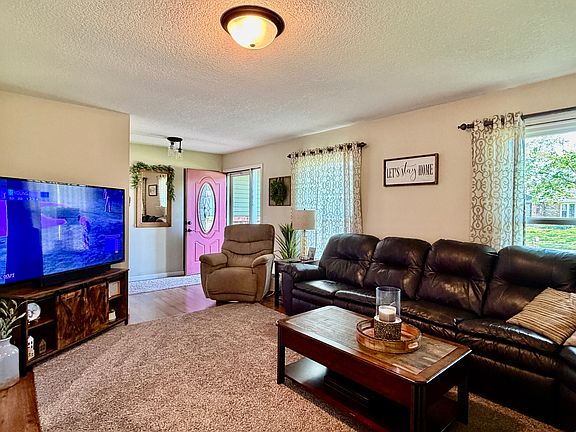 5th image of 608 Greenridge Dr