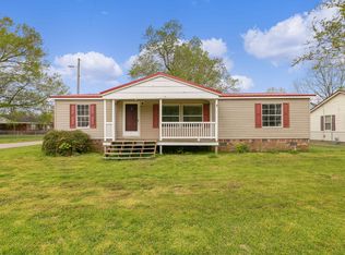 205 Chester Levee Rd, Jackson, TN 38301