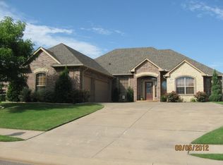 3217 Ash Grove Rd, Edmond, OK 73003