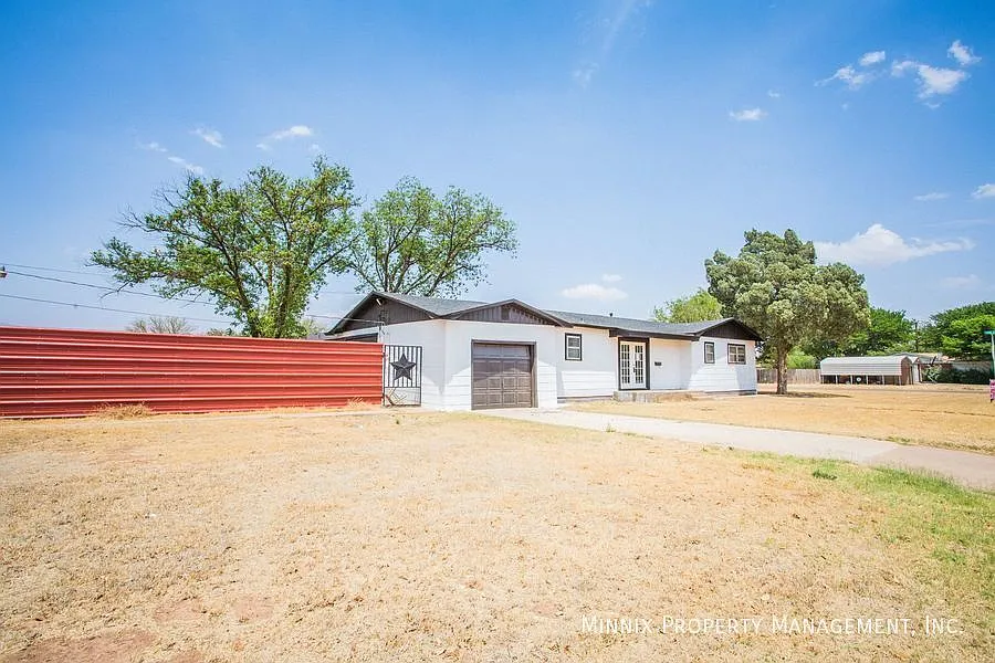 Abernathy, TX For Rent|4 bedroom 2 bathroom|Abernathy ISD|502 2nd Pl. #1 — Photo 3