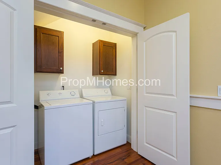 5121 N Williams Ave — Photo 20