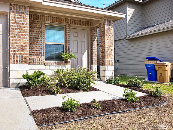 3rd image of 2321 Soothing St