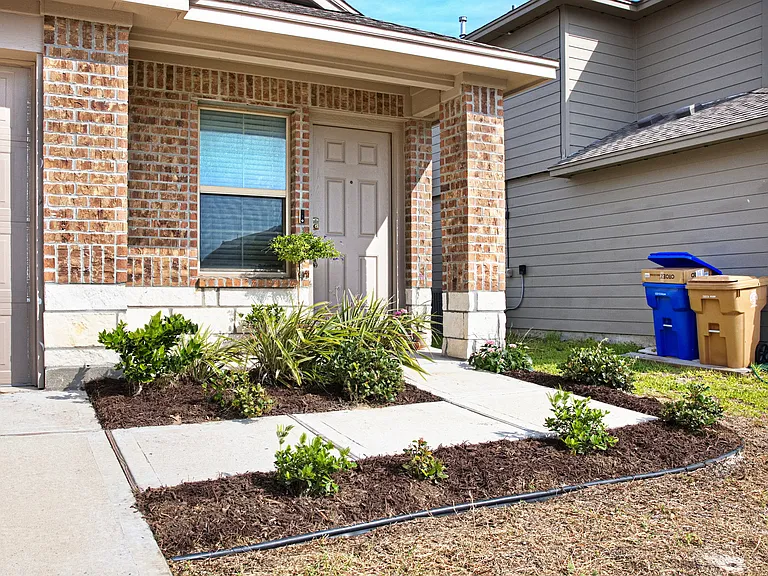 2321 Soothing St — Photo 3