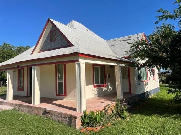 908 Roosevelt St, Coleman, TX 76834