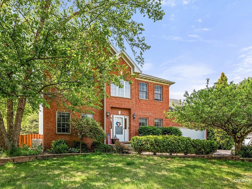 1st image of 424 Camden Cir