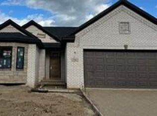 558 Falcon Dr, Dundee, MI 48131