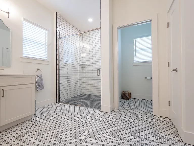 549 W Hancock St — Photo 14