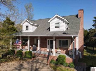 320 Morning Deer Dr, Paducah, KY 42003