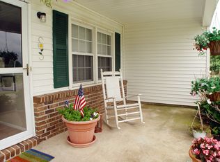 39 Londonderry Dr, Flemington, NJ 08822