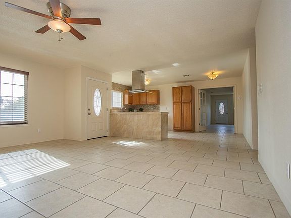 4th image of 1025 Larchwood Ct