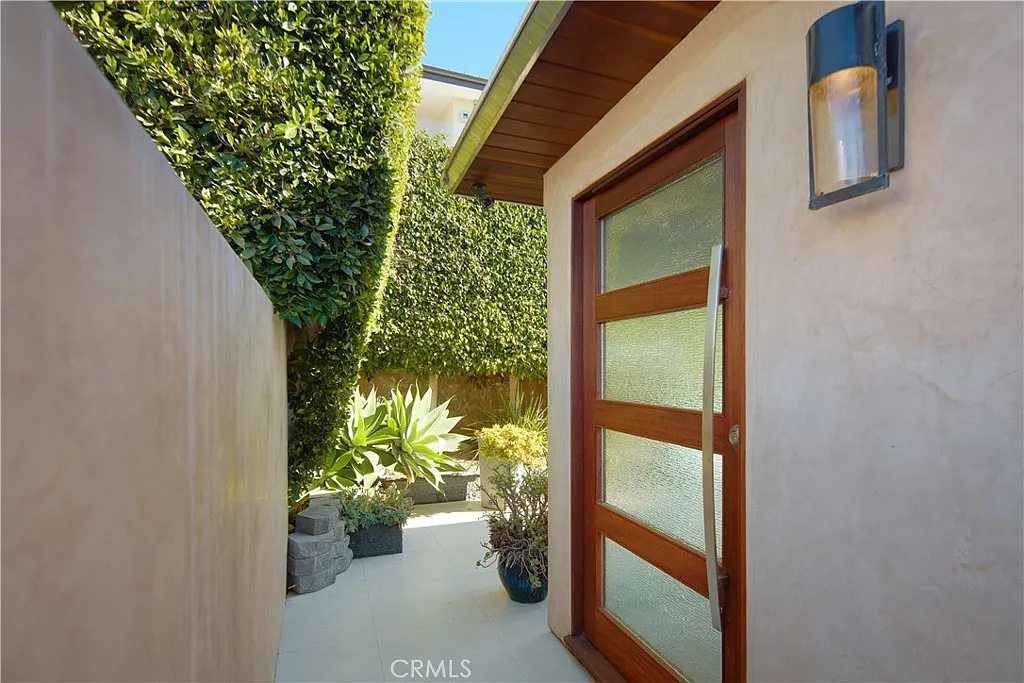 3 bed, 3.5 bath, 1957 sqft, $18,500 — Photo 4