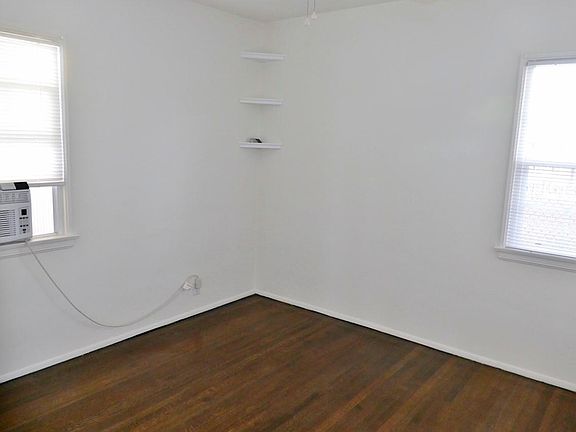 3rd image of 4135 Warner Blvd