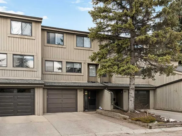 10401 E 19th St SW #39, Calgary, AB T2W 3E7