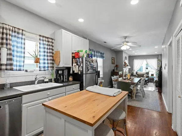 1345 W Walton St, Chicago, IL
