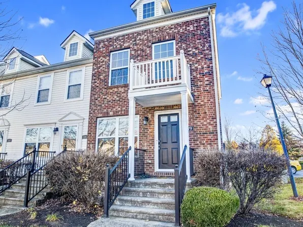 1179 Hollytree Ln, Columbus, OH 43081