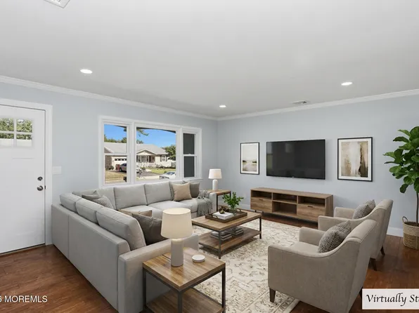 80 Brakenbury Drive, Toms River, NJ 08757