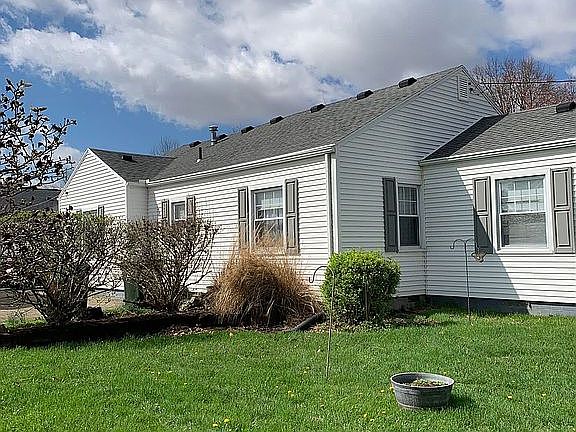 4th image of 303 Short Dr