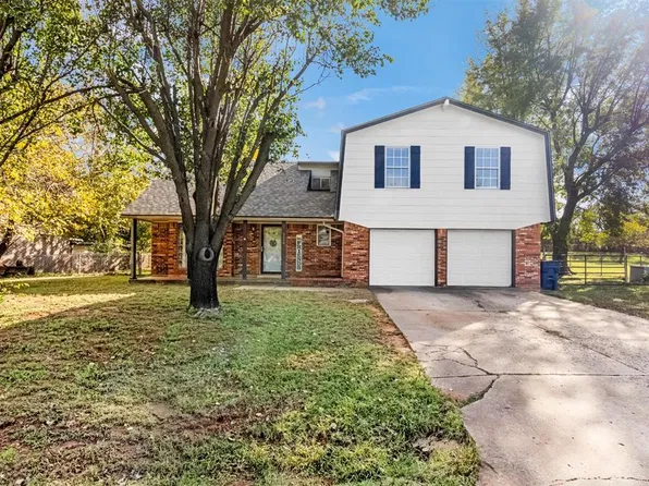 324 E Carson Ln, Mustang, OK 73064