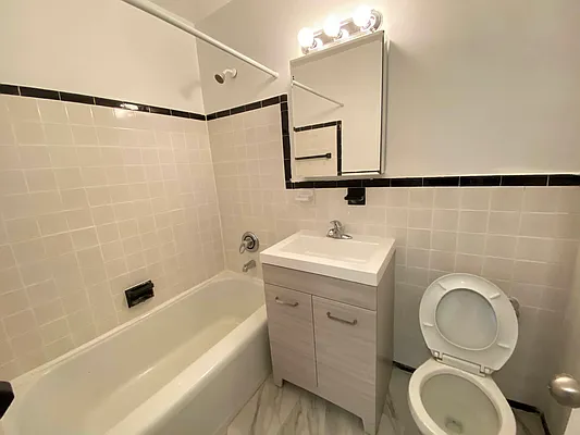 Sold by Diamond Real, Inc. | media 11