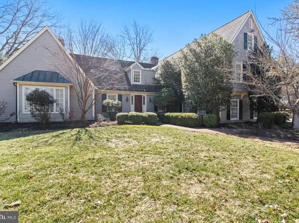 907 Lorien Dr, Gwynedd Valley, PA 19002