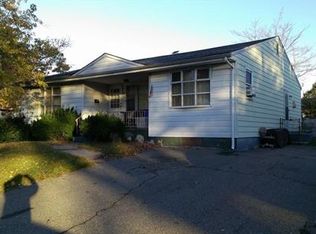 572 New Dover Rd, Colonia, NJ 07067