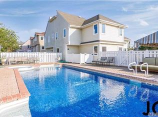 9 Redan Rd, Long Beach, NY 11561