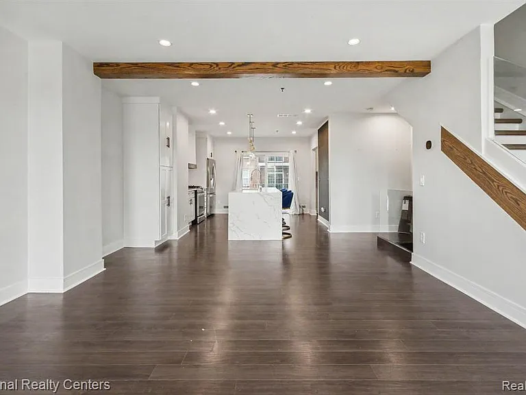 20304 Boardwalk Blvd — Photo 7