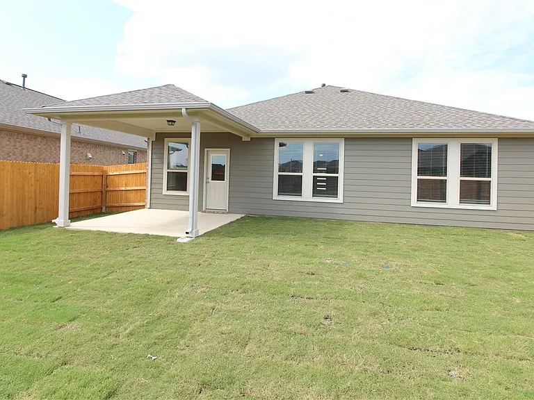 120 Peruvian Ln — Photo 15