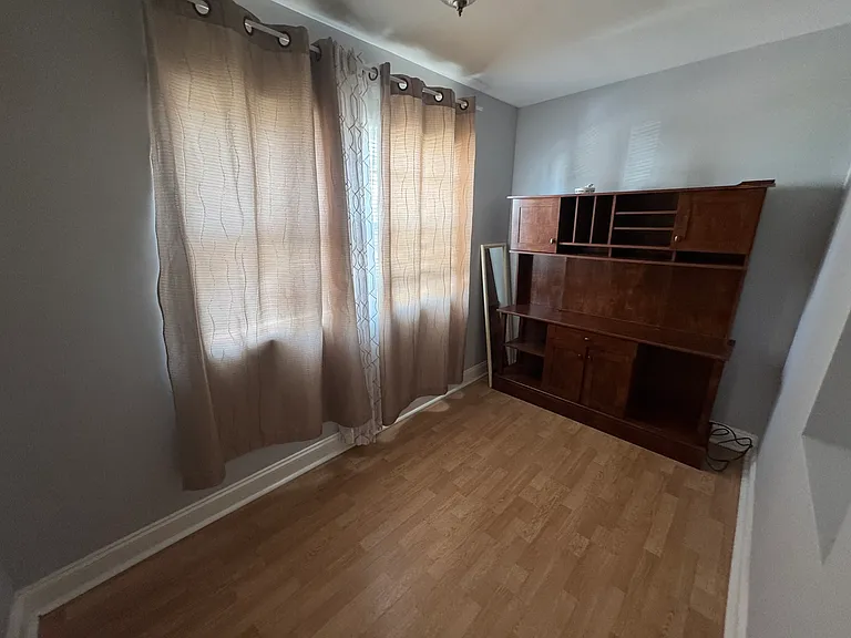 9034 La Crosse Ave #1S — Photo 10