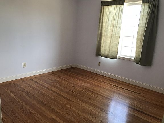 4th image of 836 Thornhill Dr