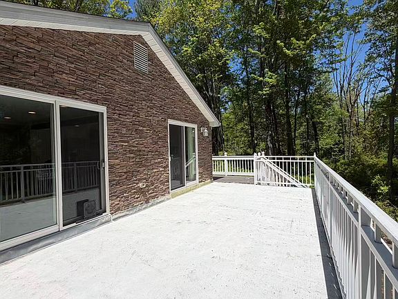 3rd image of 23A Hillcrest Rd #A